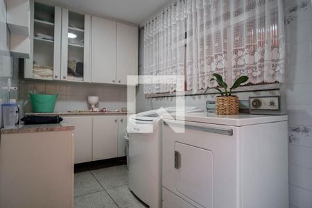 Casa à venda com 192m², 6 quartos e 2 vagasÁrea de Serviço