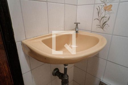 Casa à venda com 192m², 6 quartos e 2 vagasBanheiro de Serviço