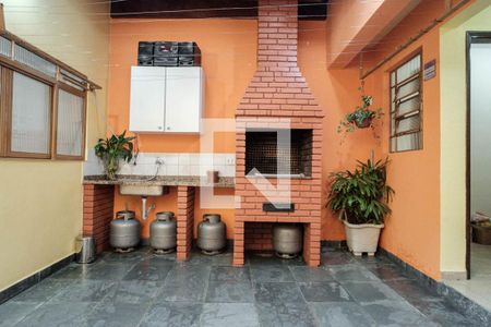 Casa à venda com 192m², 6 quartos e 2 vagasÁrea Externa