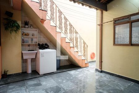 Casa à venda com 192m², 6 quartos e 2 vagasÁrea Externa