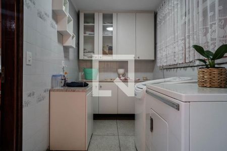 Casa à venda com 192m², 6 quartos e 2 vagasÁrea de Serviço