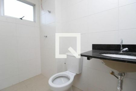 Banheiro de apartamento para alugar com 2 quartos, 59m² em Carlos Prates, Belo Horizonte