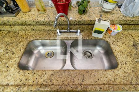 Casa à venda com 300m², 3 quartos e 8 vagas Casa à venda com 300m², 3 quartos e 8 vagasDetalhe - Cozinha