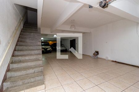 Casa à venda com 300m², 3 quartos e 8 vagas Casa à venda com 300m², 3 quartos e 8 vagasGaragem