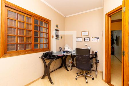 Casa à venda com 300m², 3 quartos e 8 vagas Casa à venda com 300m², 3 quartos e 8 vagasEscritório