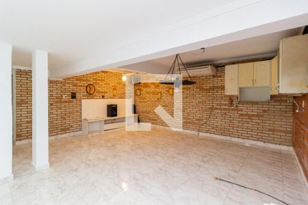 Casa à venda com 300m², 3 quartos e 8 vagas Casa à venda com 300m², 3 quartos e 8 vagasSalão de Festas