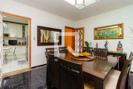 Casa à venda com 300m², 3 quartos e 8 vagas Casa à venda com 300m², 3 quartos e 8 vagasSala de Jantar