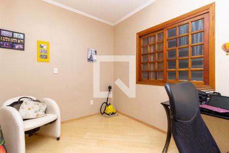 Casa à venda com 300m², 3 quartos e 8 vagas Casa à venda com 300m², 3 quartos e 8 vagasEscritório