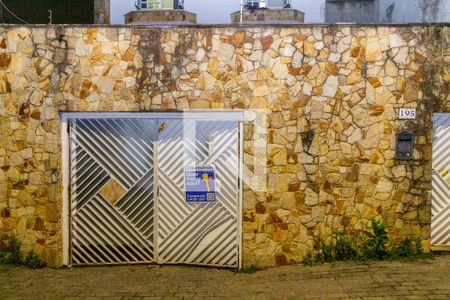 Casa à venda com 300m², 3 quartos e 8 vagas Casa à venda com 300m², 3 quartos e 8 vagasPlaquinha instalada