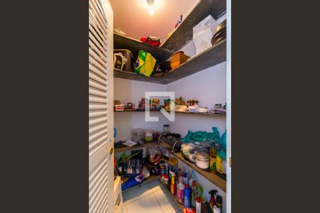 Casa à venda com 300m², 3 quartos e 8 vagas Casa à venda com 300m², 3 quartos e 8 vagasDespensa - Cozinha