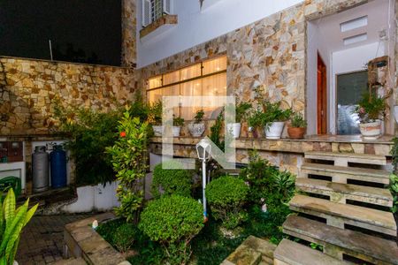 Casa à venda com 300m², 3 quartos e 8 vagas Casa à venda com 300m², 3 quartos e 8 vagasHall de entrada