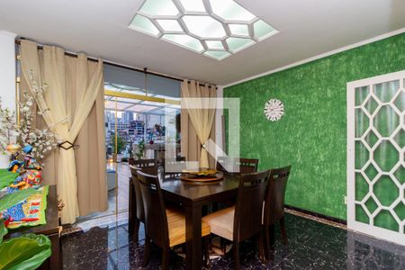 Casa à venda com 300m², 3 quartos e 8 vagas Casa à venda com 300m², 3 quartos e 8 vagasSala de Jantar