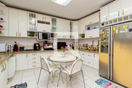 Casa à venda com 300m², 3 quartos e 8 vagas Casa à venda com 300m², 3 quartos e 8 vagasCozinha