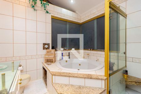 Casa à venda com 300m², 3 quartos e 8 vagas Casa à venda com 300m², 3 quartos e 8 vagasBanheiro - Suíte 3