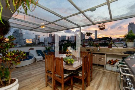 Casa à venda com 300m², 3 quartos e 8 vagas Casa à venda com 300m², 3 quartos e 8 vagasEspaço Gourmet