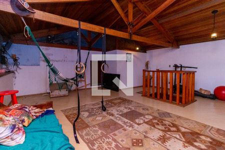 Casa à venda com 300m², 3 quartos e 8 vagas Casa à venda com 300m², 3 quartos e 8 vagasSótão