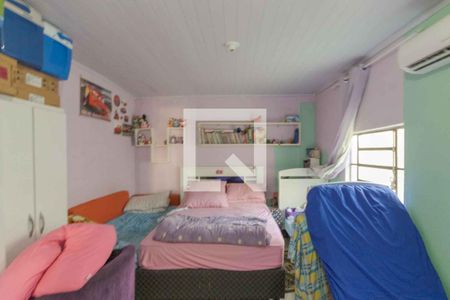 Casa à venda com 66m², 3 quartos e 1 vaga Casa à venda com 66m², 3 quartos e 1 vagaCasa Fundos - Quarto