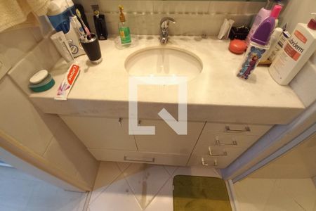 Apartamento à venda com 126m², 3 quartos e 2 vagasDetalhe do Banheiro da Suite