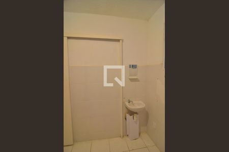 Banheiro de apartamento à venda com 1 quarto, 42m² em São Luis, Canoas