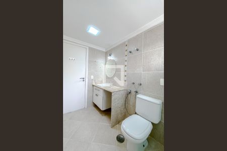 Apartamento à venda com 133m², 3 quartos e 2 vagasBanheiro da Suíte 3