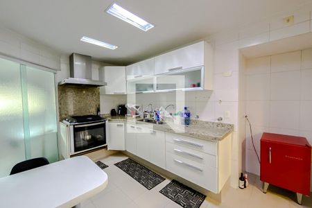 Apartamento à venda com 133m², 3 quartos e 2 vagasCozinha