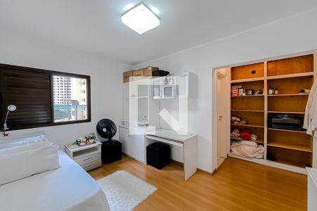 Apartamento à venda com 133m², 3 quartos e 2 vagasQuarto 2 - Suíte