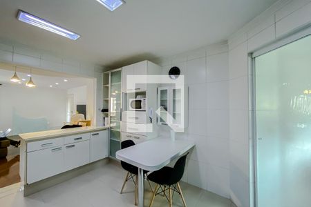 Apartamento à venda com 133m², 3 quartos e 2 vagasCozinha