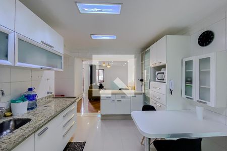 Apartamento à venda com 133m², 3 quartos e 2 vagasCozinha