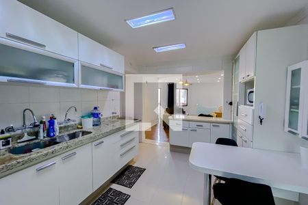 Apartamento à venda com 133m², 3 quartos e 2 vagasCozinha