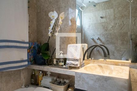 Apartamento à venda com 76m², 2 quartos e 2 vagasBanheiro