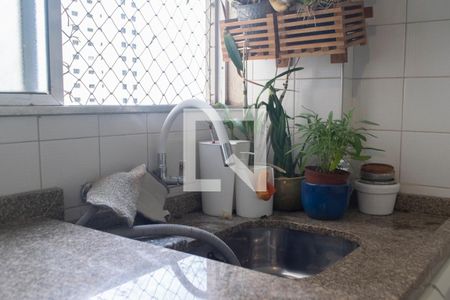 Apartamento à venda com 76m², 2 quartos e 2 vagasarea de serviço