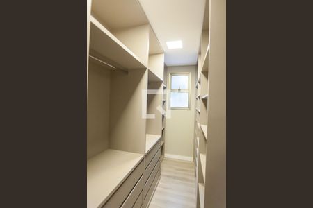 Casa de condomínio à venda com 280m², 4 quartos e 4 vagascloset suite master