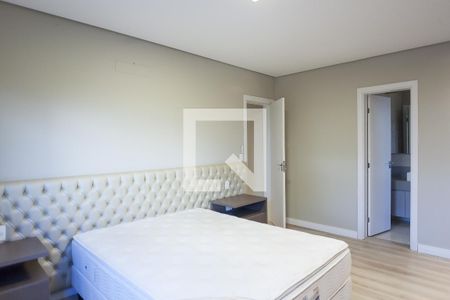 Casa de condomínio à venda com 280m², 4 quartos e 4 vagassuite master