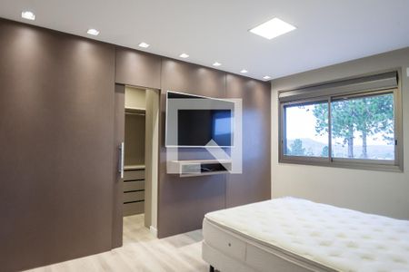 Casa de condomínio à venda com 280m², 4 quartos e 4 vagassuite master