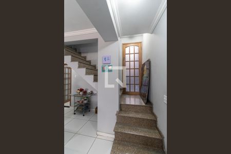Escada de casa à venda com 3 quartos, 180m² em Jardim Maria Estela, São Paulo