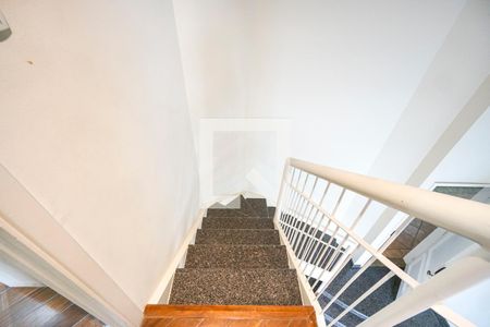 Apartamento à venda com 74m², 2 quartos e 2 vagasEscada