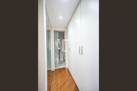 Apartamento à venda com 74m², 2 quartos e 2 vagasCloset da suíte