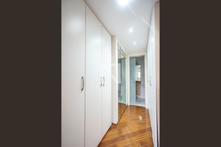 Apartamento à venda com 74m², 2 quartos e 2 vagasCloset da suíte