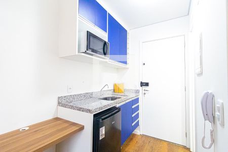 Cozinha de kitnet/studio para alugar com 1 quarto, 17m² em Bela Vista, São Paulo