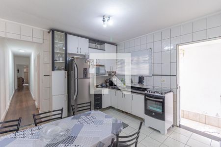 Casa à venda com 110m², 3 quartos e 2 vagas Casa à venda com 110m², 3 quartos e 2 vagasCozinha