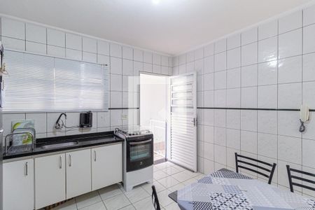 Casa à venda com 110m², 3 quartos e 2 vagas Casa à venda com 110m², 3 quartos e 2 vagasCozinha