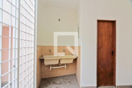 Casa à venda com 225m², 3 quartos e 3 vagas Casa à venda com 225m², 3 quartos e 3 vagasÁrea de Serviço