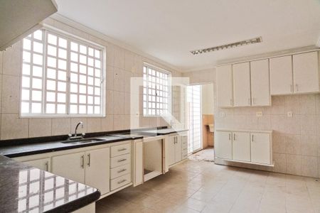 Casa à venda com 225m², 3 quartos e 3 vagas Casa à venda com 225m², 3 quartos e 3 vagasCozinha