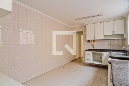Casa à venda com 225m², 3 quartos e 3 vagas Casa à venda com 225m², 3 quartos e 3 vagasCozinha