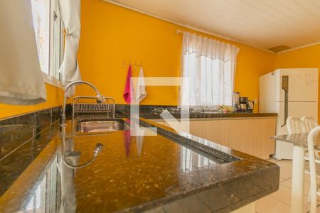 Casa à venda com 95m², 2 quartos e 2 vagas Casa à venda com 95m², 2 quartos e 2 vagasCozinha