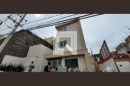 Apartamento à venda com 32m², 2 quartos e sem vaga Apartamento à venda com 32m², 2 quartos e sem vagaFachada
