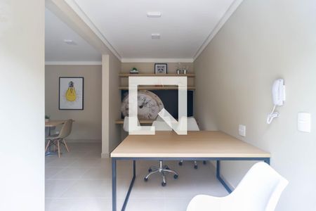 Apartamento à venda com 32m², 2 quartos e sem vaga Apartamento à venda com 32m², 2 quartos e sem vagaSala de Estudos