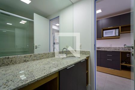 Banheiro de kitnet/studio para alugar com 1 quarto, 26m² em Partenon, Porto Alegre