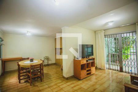 Casa à venda com 318m², 4 quartos e 4 vagasCopa