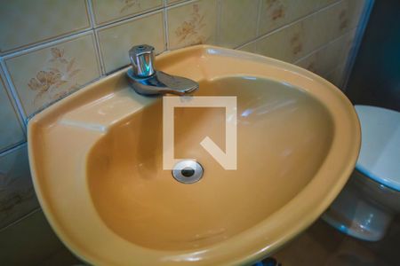 Casa à venda com 318m², 4 quartos e 4 vagasBanheiro de Serviço